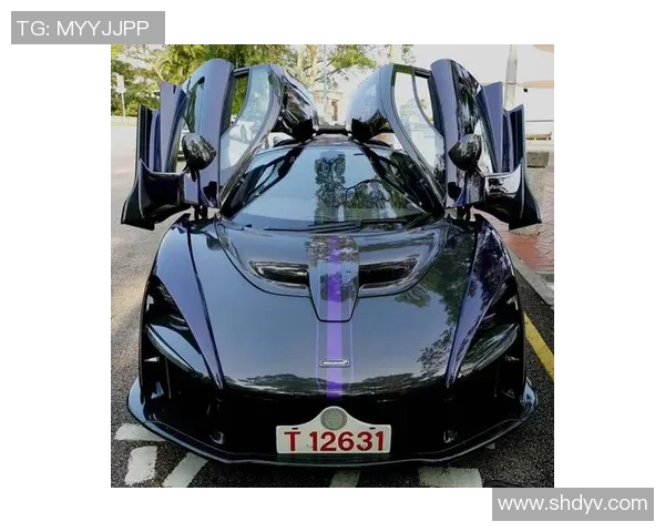 足球明星驾驭迈凯伦超跑炫酷瞬间尽显风采与激情